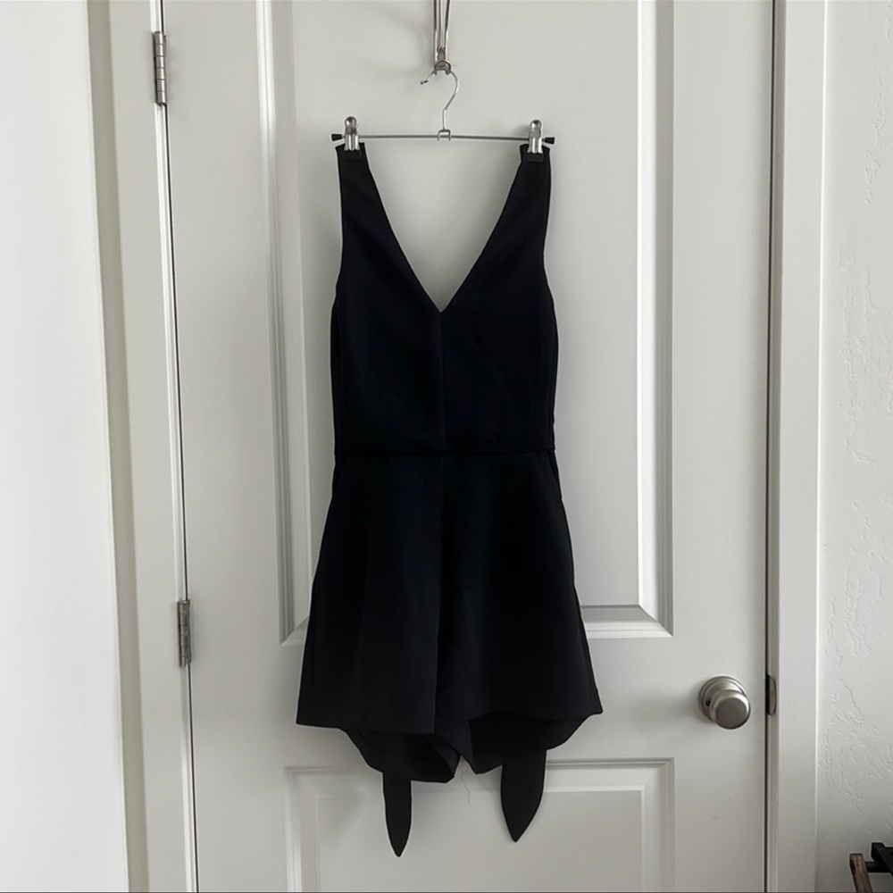 Aritzia Wilfred Ecoulement Romper - Black (6, 8) - Picture 2 of 10